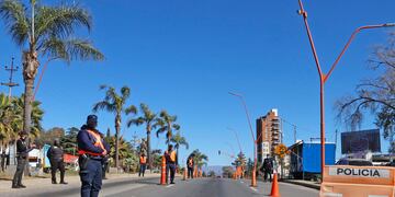 control policial en la Avenida San Martín (ingreso a Carlos Paz), (La Voz)