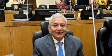 Iniciativa del vicepresidente de la Legislatura Alfredo Toscano y otros legisladores. Sancionar la Carta Orgánica de los municipios.