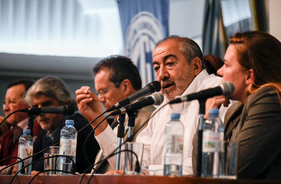 La CGT llegó al Congreso para coordinar con diputados peronistas el rechazo al DNU de Milei