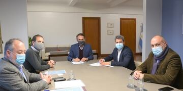 Sergio Uñac se reunió en Buenos Aires con funcionarios del Ministerio de Obras de la Nación.