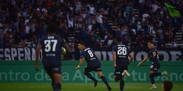 Gol de Ulises Ortegoza, para desatar el festejo y le desahogo en el Kempes, ante Platense.