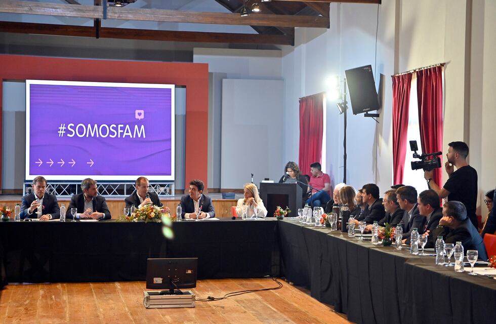 El gobernador de Entre Ríos llamó a abocarse “en cómo solucionar los problemas, reducir la inflación, y bajar la pobreza en la Argentina”