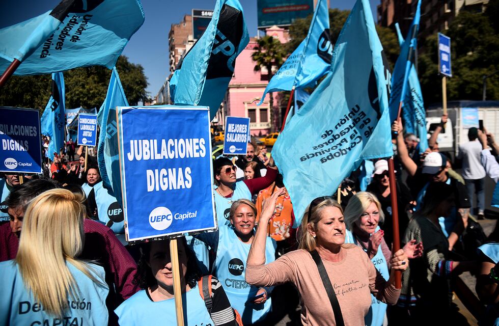 Nueva jornada de marchas en Córdoba: docentes volvieron a reclamar por mejoras salariales
