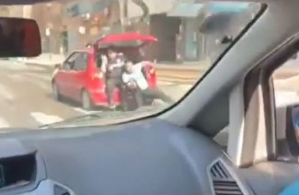 Peligrosísimo: cuatro videos del festejo de Belgrano que son para el infarto