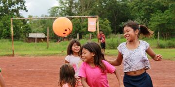 Realizaron jornada recreativa para niños de la comunidad guaraní en Puerto Iguazú.