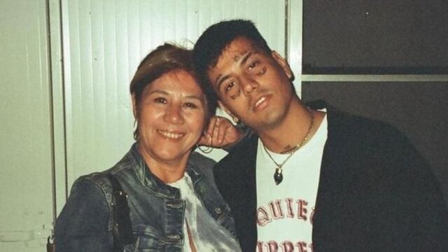 El video viral de Duki discutiendo con su mamá en pleno stream de Coscu