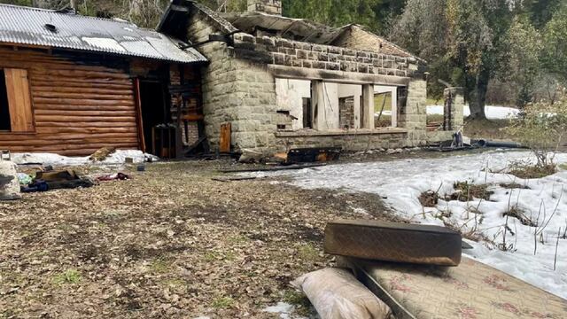 La cabaña atacada por mapuches meses atrás en Villa Mascardi fue usurpada (Gentileza / El Cordillerano).