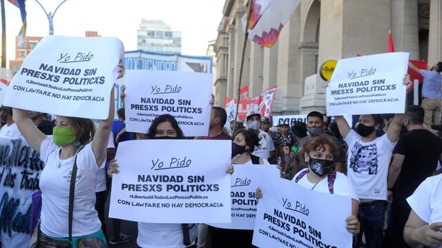 Marcha en Tribunales del kirchnerismo por una "Navidad sin presos políticos" - Foto: Clarín