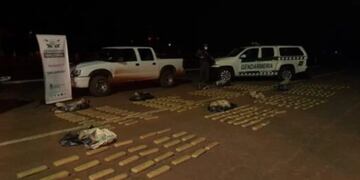 Divisaron un control y abandonaron cargamento de marihuana en San Ignacio.