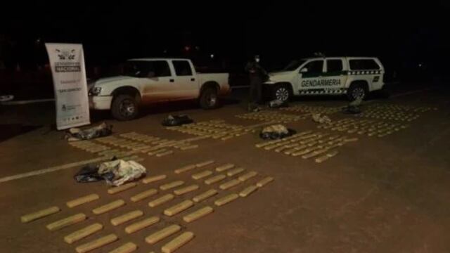Divisaron un control y abandonaron cargamento de marihuana en San Ignacio.