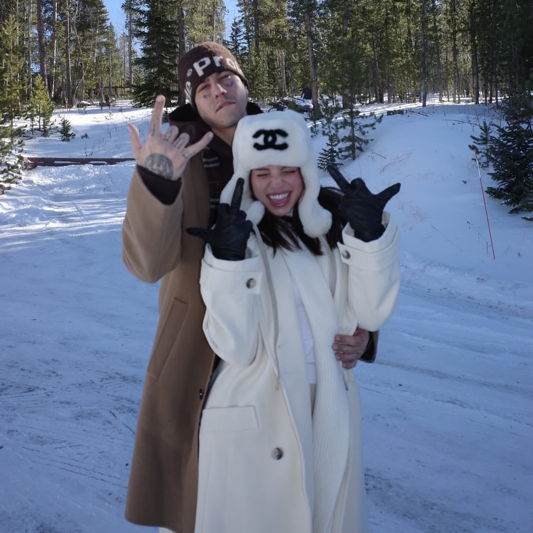 La pareja escapó del calor.