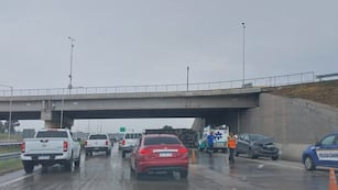 Demoras en el tránsito en Circunvalación debido a un accidente.