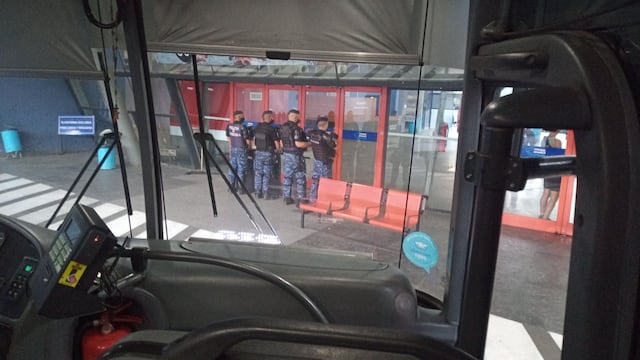 La terminal de Córdoba amaneció con custodia policial para permitir que circulen los colectivos.