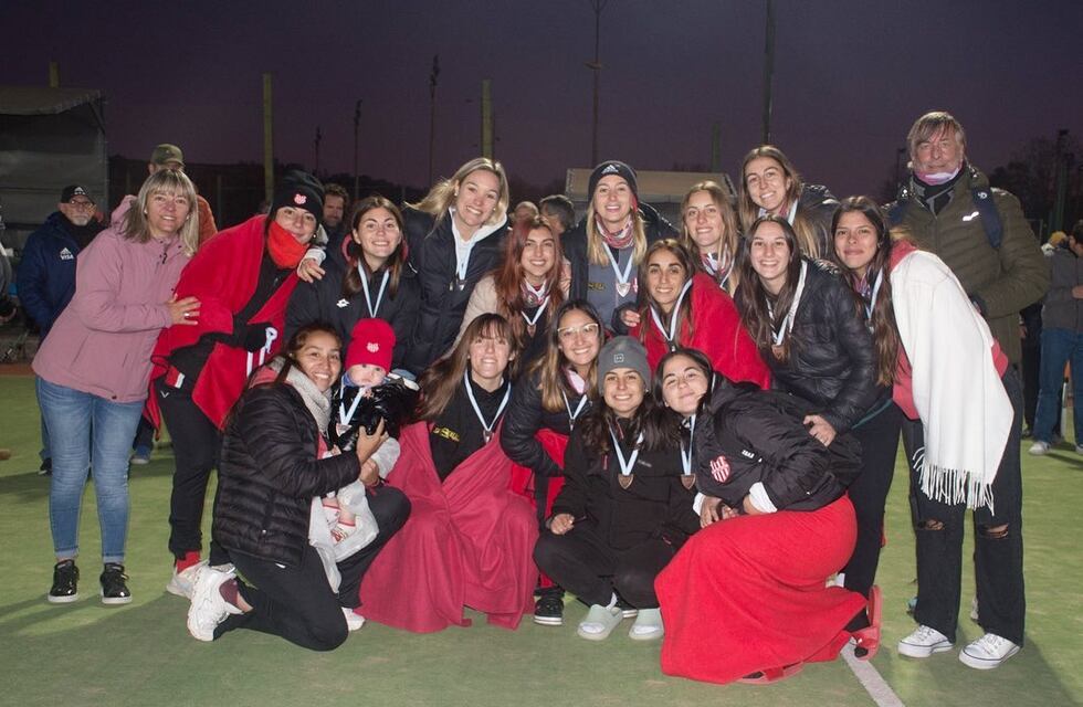 Las puntaltanses Martina Estévez y Marina Cappa campeonas en la Súper Liga de Hockey