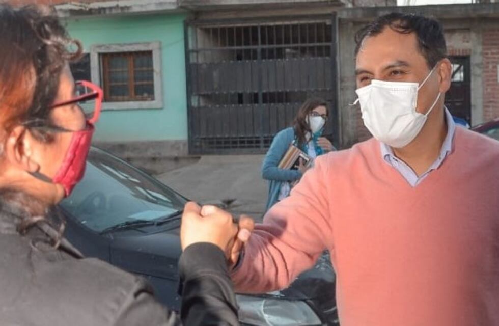 Sustancioso “mano a mano” tuvo Gutiérrez con vecinos de Alto Comedero