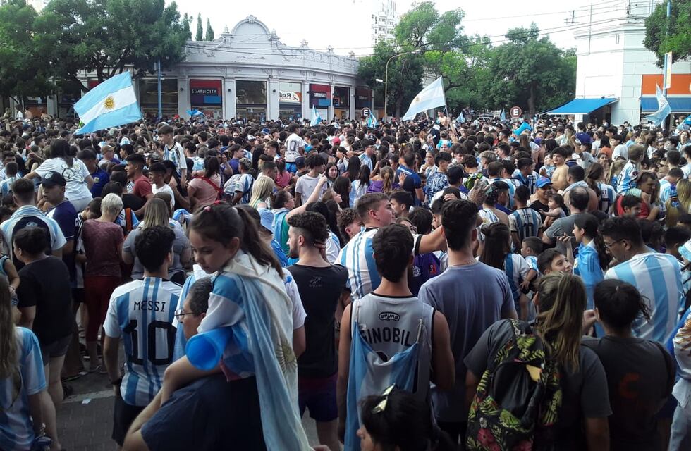 Interminable fiesta: Rafaela también celebró el pase a la final de Argentina en Qatar 2022