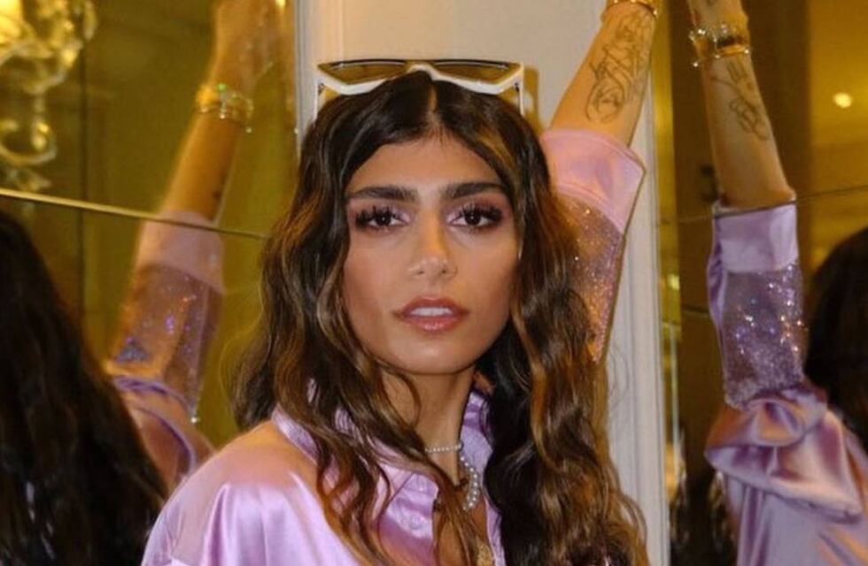 Mini y tacos: el look de Mia Khalifa para dar una conferencia en la Universidad de Oxford