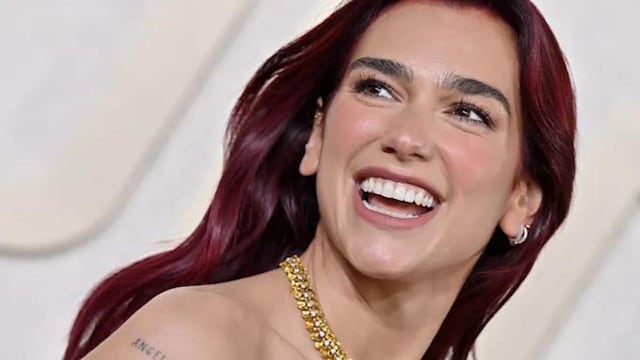 Como una diosa del mar, Dua Lipa lució un espectacular traje de baño y encendió Instagram