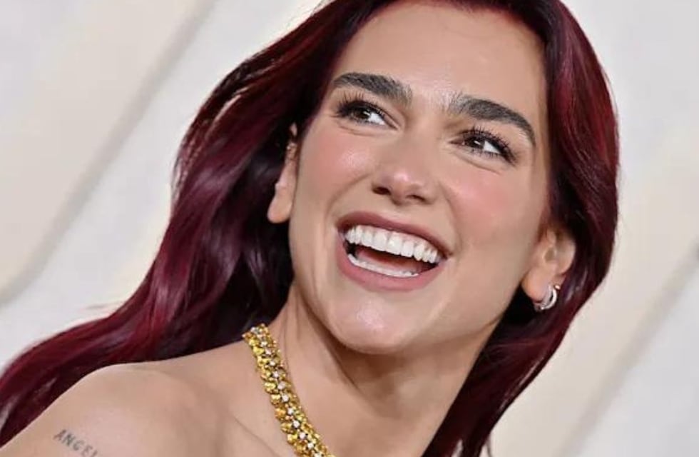 Dua Lipa a los besos con un famoso actor: quién es el nuevo hombre que robó su corazón