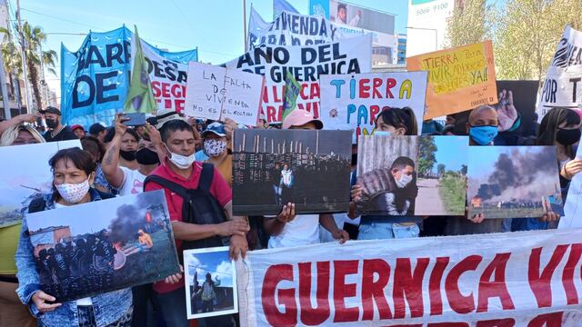 Los cortes en el Puente Pueyrredón fueron totales a ambos lados del mismo. Foto Vía País.