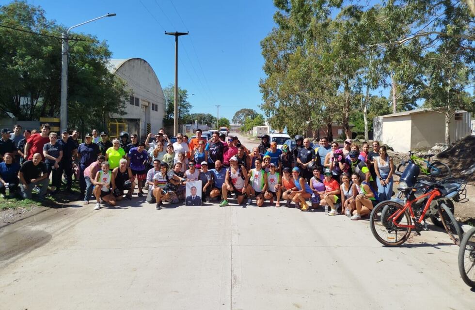 En homenaje a su hermano fallecido, un atleta corrió uniendo Punta Alta y Bahía Blanca