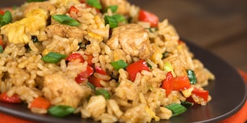 Cómo hacer arroz con pollo y vegetales: la receta perfecta para que quede cremoso
