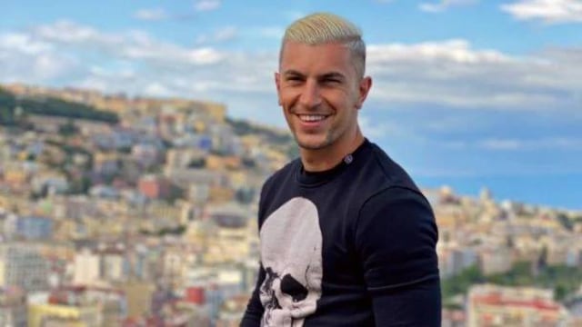El ex ganador de Gran Hermano confirmó su romance con Agostina.