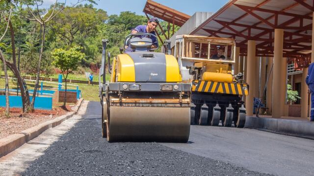 Continúan las obras en la terminal de ómnibus y la estación de transferencia en la ciudad de Oberá.