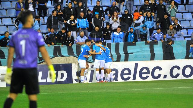 Sin que le sobre nada, Belgrano hizo lo suyo y mantiene las chances (Foto: Javier Ferreyra / La Voz).