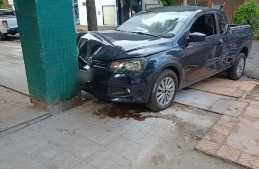 Siniestro vial en el microcentro de Posadas: una mujer resultó con lesiones