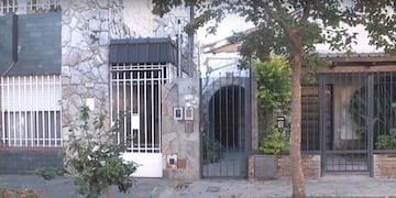 Una amiga de la mujer asesinada descubrió el cadáver en el barrio Sarmiento.