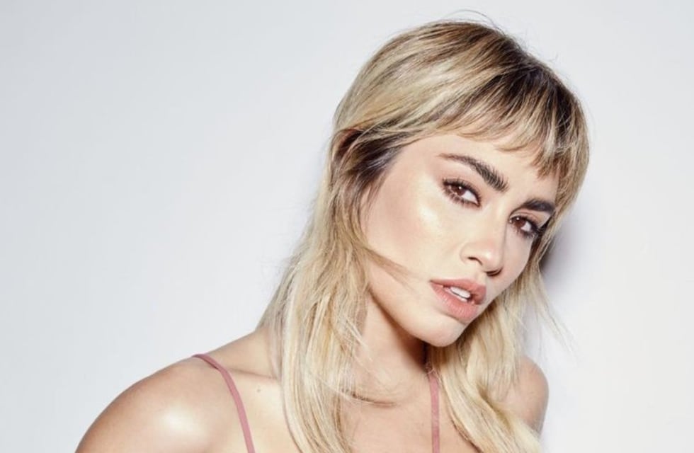 Lali Espósito se sumó a la tendencia “tanga a la vista” con un look urbano: “Nueva era bebé”