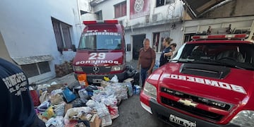 Bomberos Voluntarios y Rosario Solidaria llevan adelante esta colecta para Bahía Blanca.