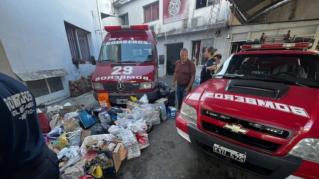 Bomberos Voluntarios y Rosario Solidaria llevan adelante esta colecta para Bahía Blanca.