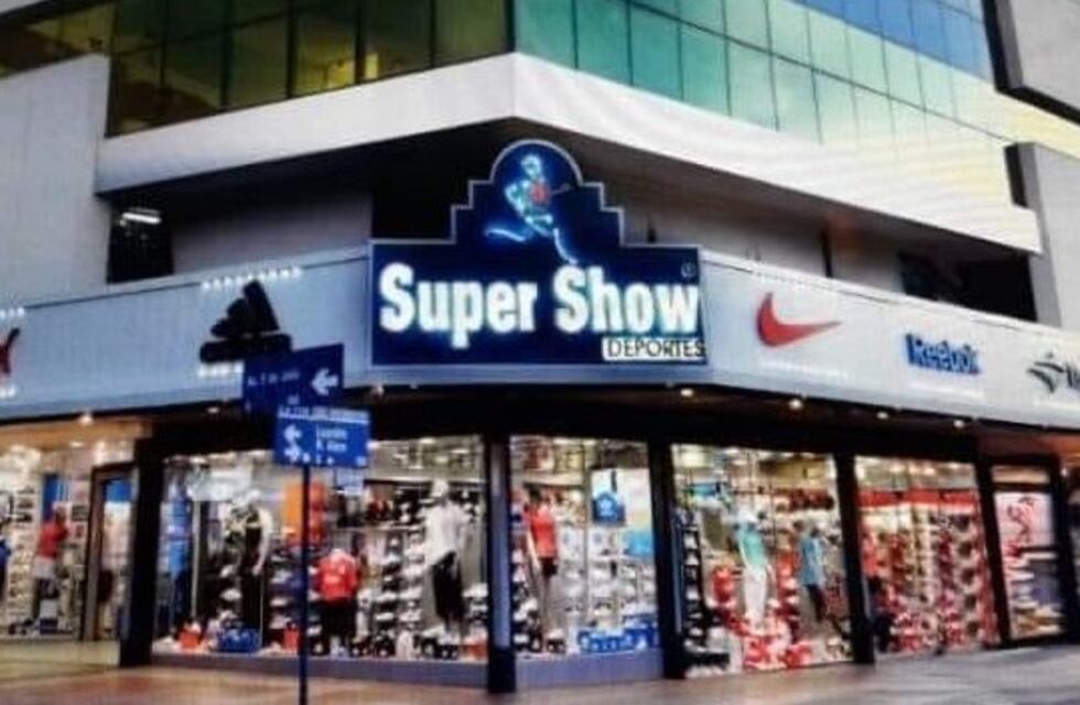 El Super Show cierra sus puertas definitivamente: sus propietarios se despidieron después de 60 años de llevar adelante un comercio familiar