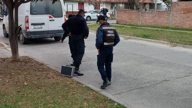 Salió a robar con pedido de captura nacional e internacional y fue detenido por la Policía de Salta junto a otro delincuente. Imagen Ilustrativa.