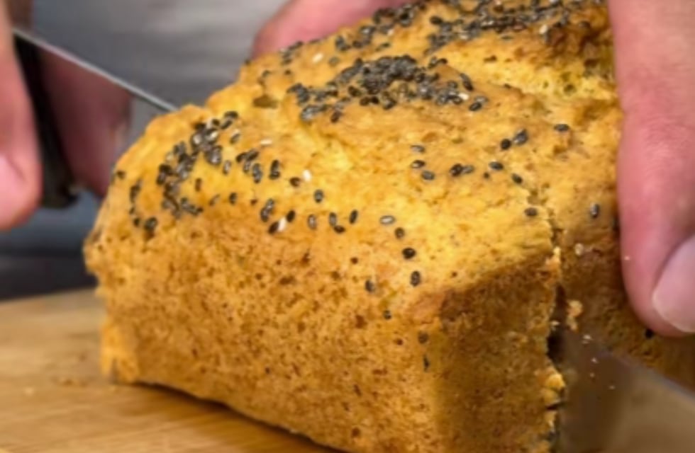 Cómo hacer un pan sin harina: receta fácil, con solo 6 ingredientes y lista en pocos minutos