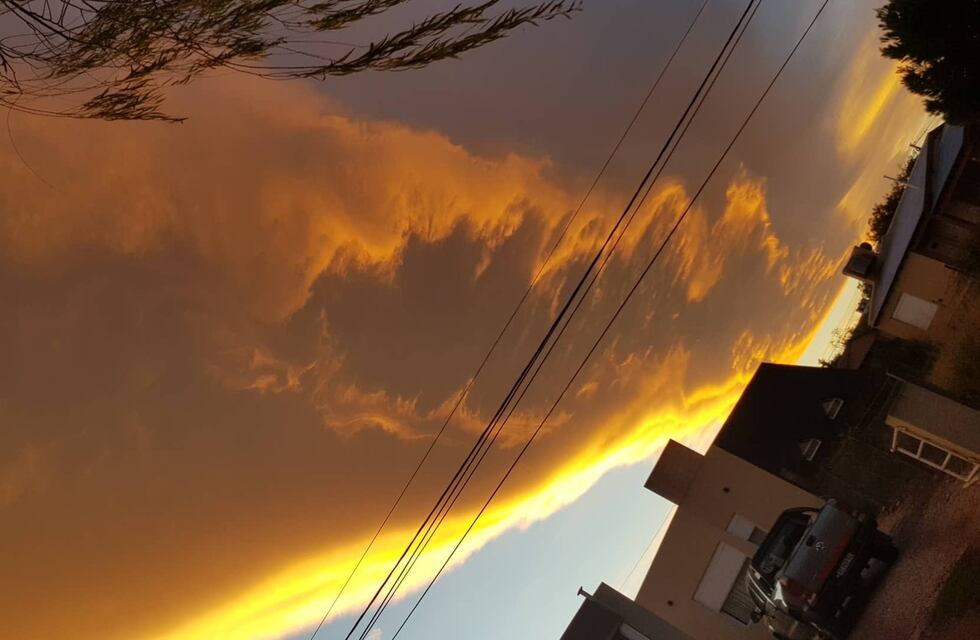 Una gran nube asombró a los vecinos de Sierra de la Ventana