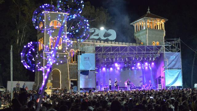 Así fue el masivo recital por los 200 años de Tandil de Los Totora