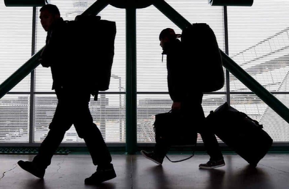 La suba del dólar condiciona los viajes al exterior: cómo reaccionaron los futuros turistas