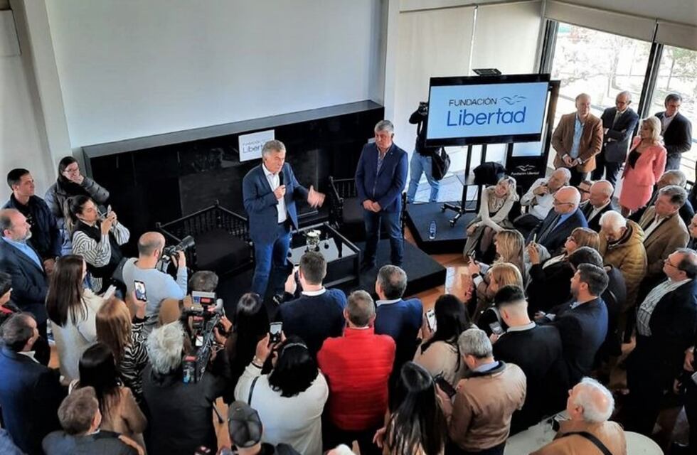 Mauricio Macri llegó a Rosario acompañado por Martín Palermo: “El gobierno no tiene rumbo”