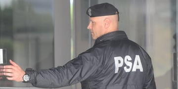 Autorizaron a la PSA a liberar las valijas en caso de paros gremiales.