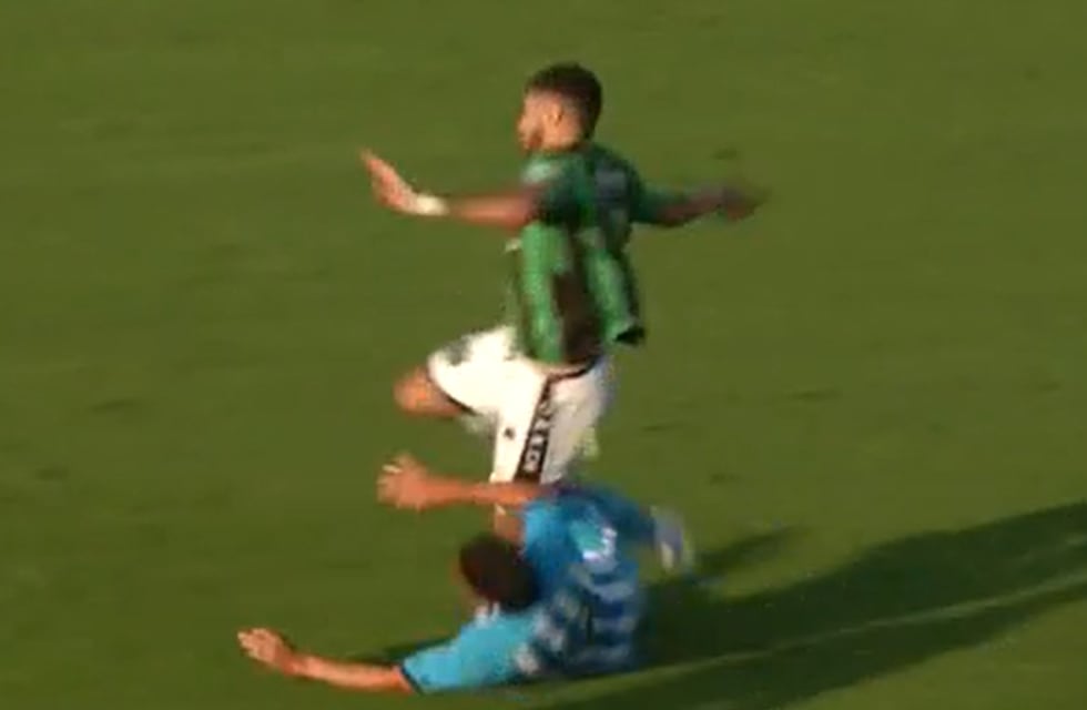 Video impactante: así fue la violenta infracción que lesionó a un ex jugador de Newell’s
