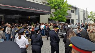 La despedida en San Francisco del policía fallecido (La Voz)