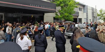 La despedida en San Francisco del policía fallecido (La Voz)