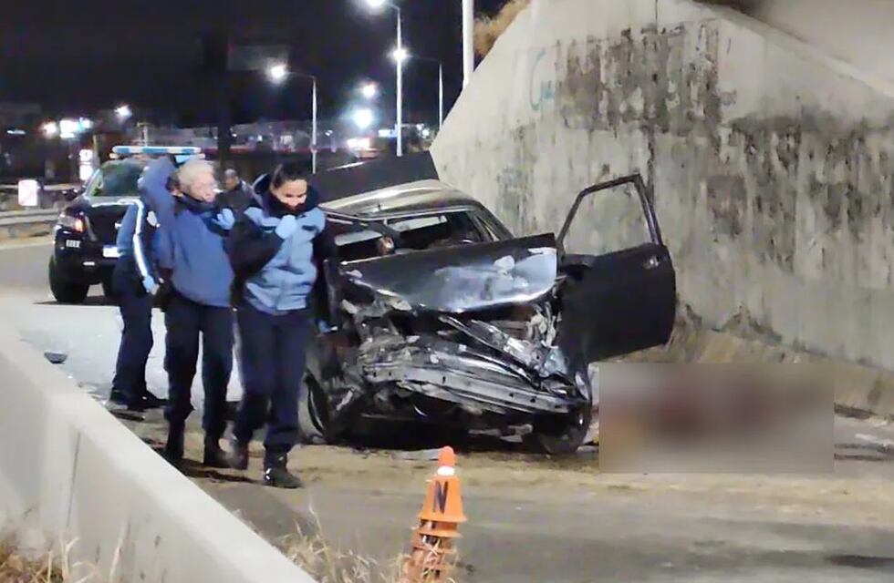 Imágenes sensibles: un joven mendocino impactó contra un paredón y murió