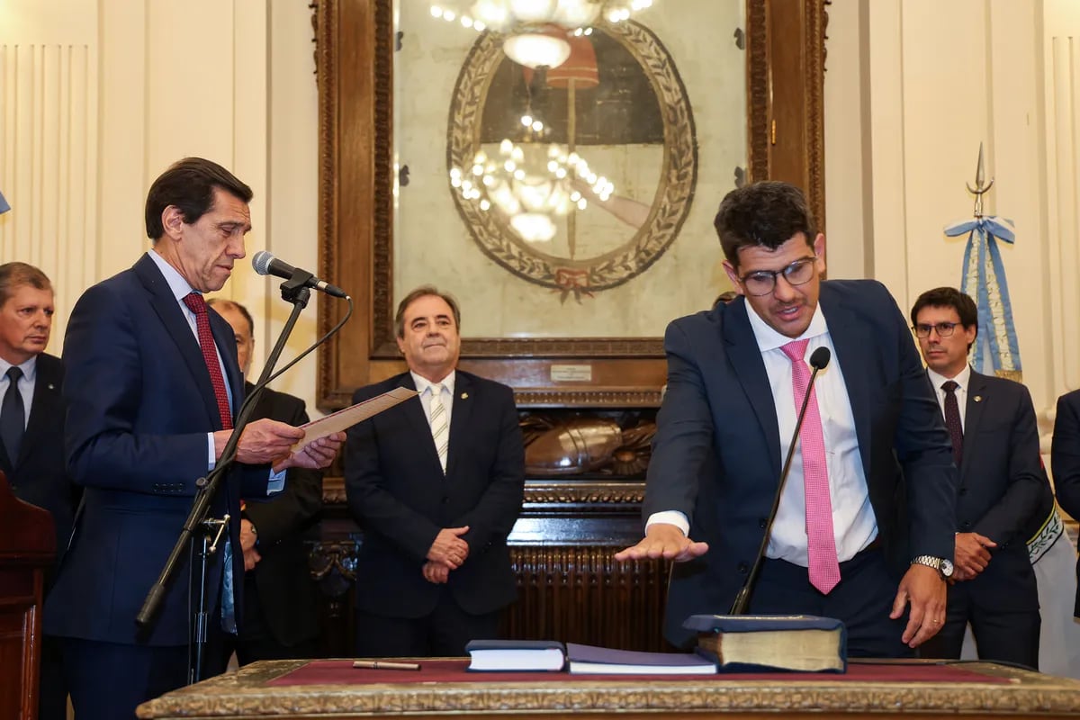 El abogado Gonzalo César de La Colina presta juramento como nuevo procurador general adjunto en la estructura del MPA de Jujuy.