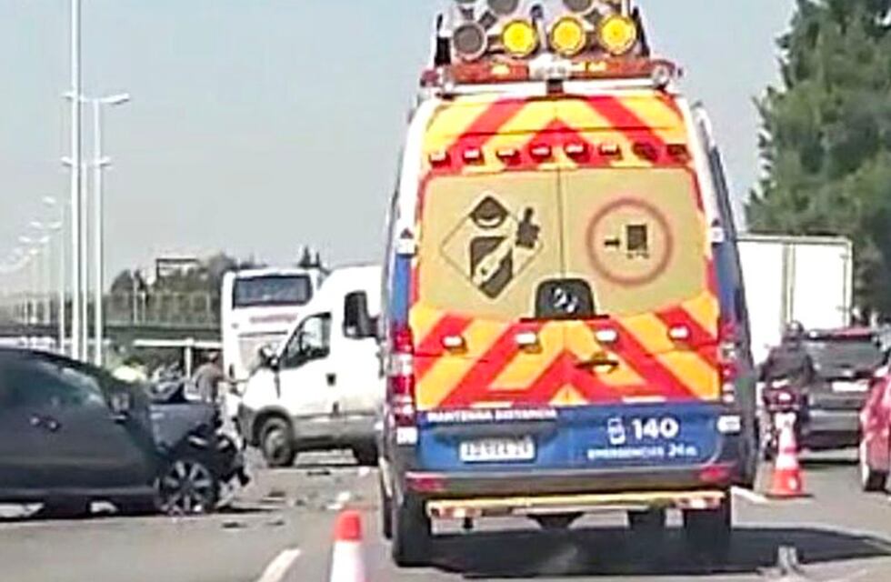 Fuerte choque múltiple en la Autopista del Oeste: tres personas murieron