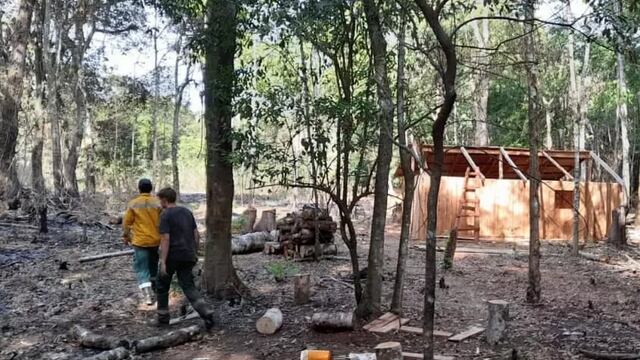 Bomberos sofocaron un incendio de malezas en una aldea mbya en Ruiz de Montoya.