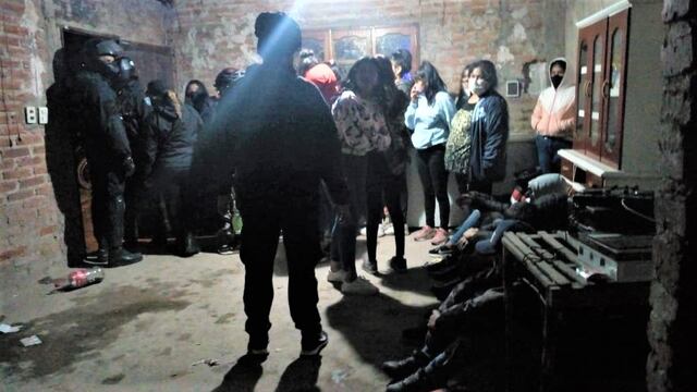 La Policía de Jujuy intervino en una fiesta clandestina de la que participaban menores de edad.